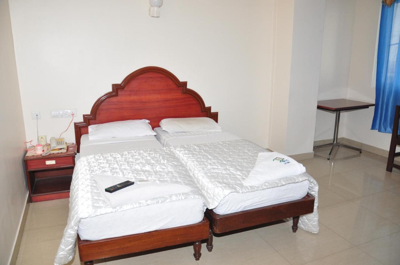 Dhanunjayas Luxury Hotel Hosur Luaran gambar